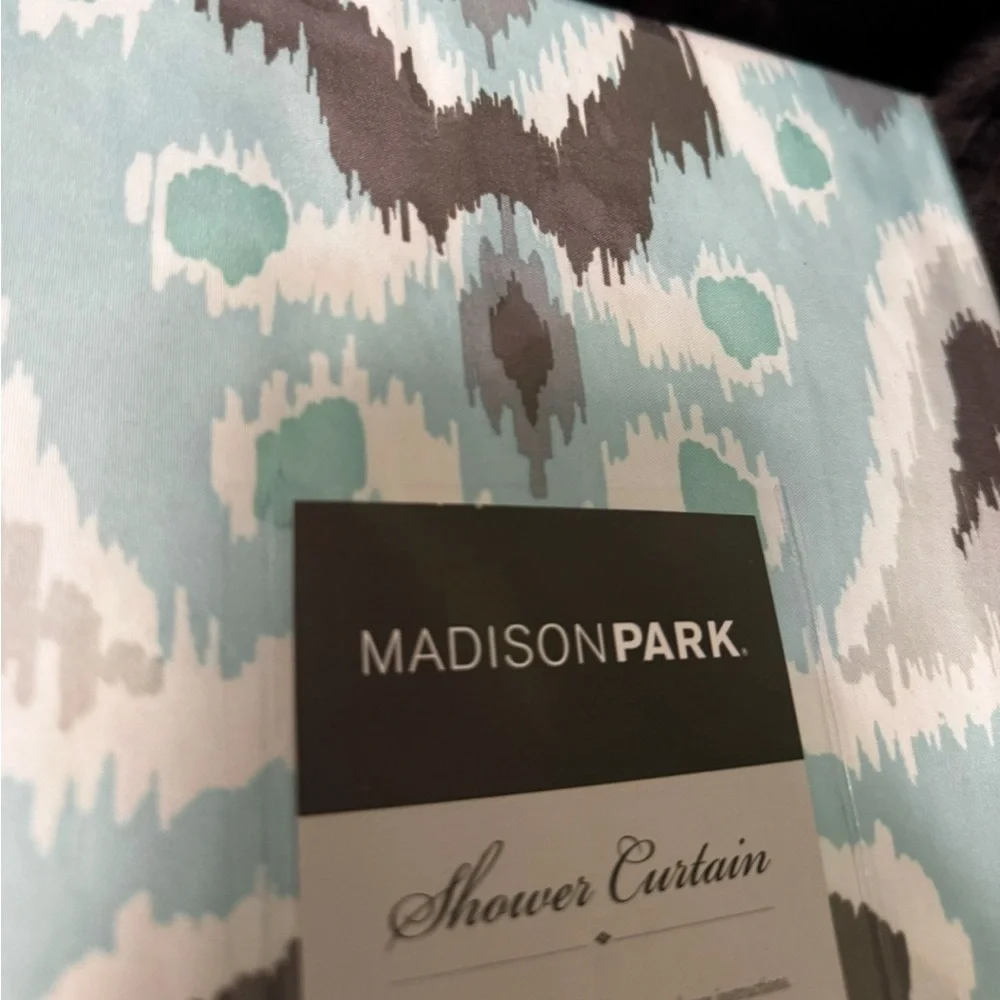 NWT - MADISON PARK - Shower Curtain 72
